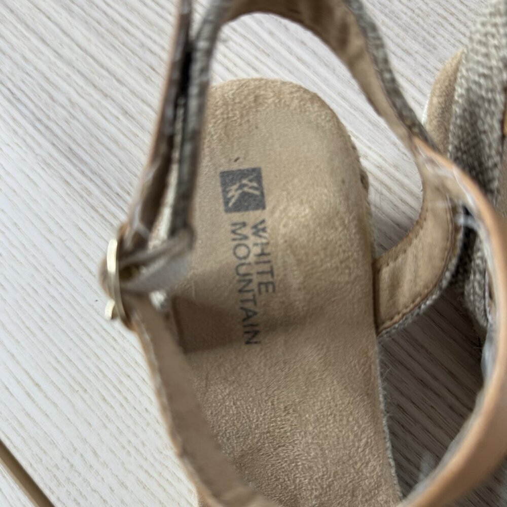 White Mountain 8M Light Green Sailboat Espadrille Wedge Gold Tone Embellished - Picture 6 of 9